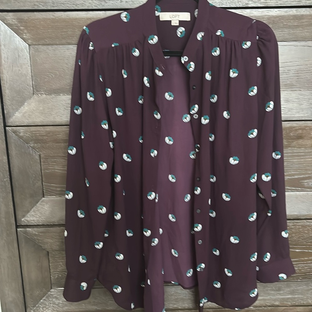 LOFT Women’s blouse. Size L